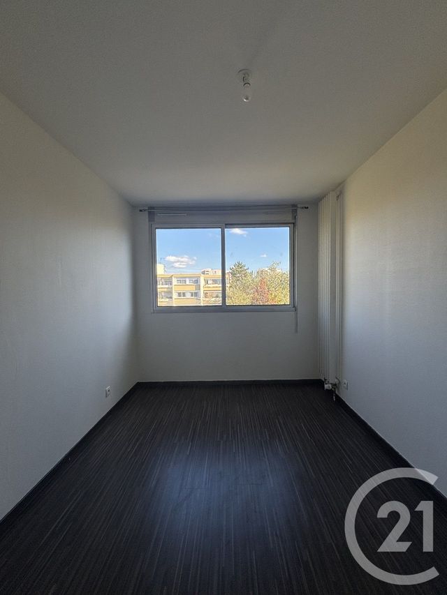 Appartement F3 &agrave; louer - 3 pi&egrave;ces - 73 m2 - Moulins - 03 - AUVERGNE