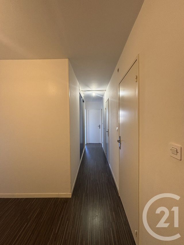 Appartement F3 &agrave; louer - 3 pi&egrave;ces - 73 m2 - Moulins - 03 - AUVERGNE