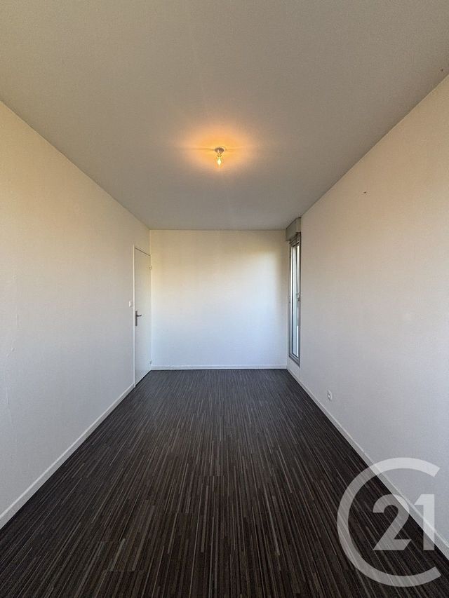 Appartement F3 &agrave; louer - 3 pi&egrave;ces - 73 m2 - Moulins - 03 - AUVERGNE