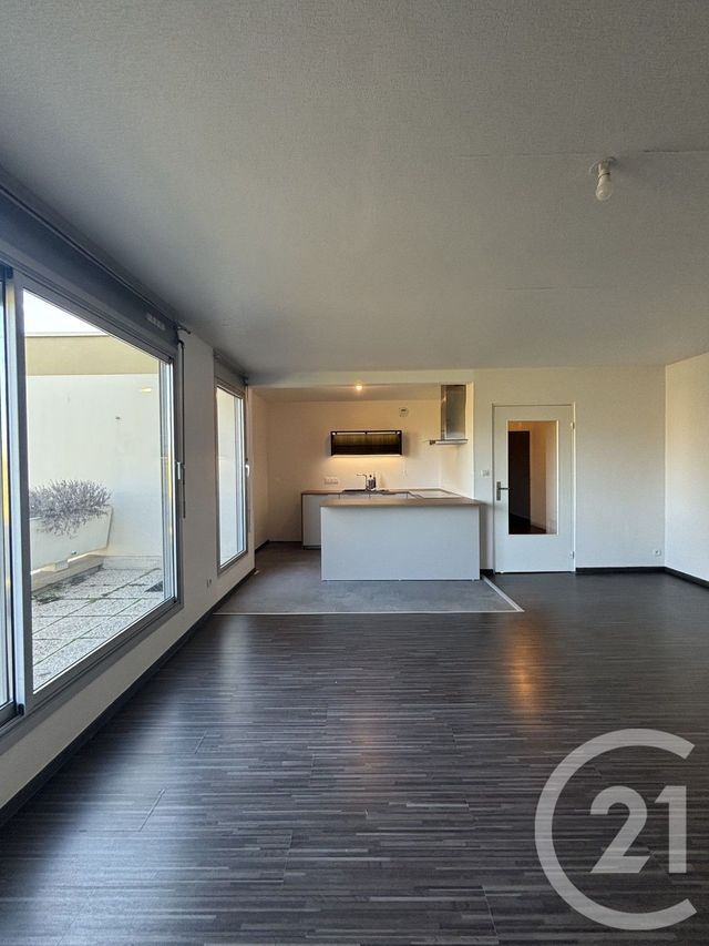 Appartement F3 &agrave; louer - 3 pi&egrave;ces - 73 m2 - Moulins - 03 - AUVERGNE