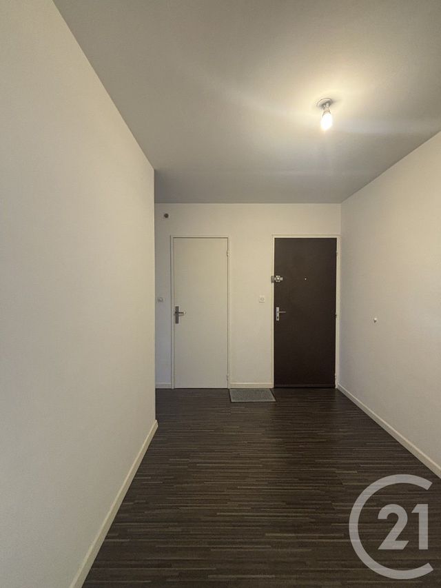 Appartement F3 &agrave; louer - 3 pi&egrave;ces - 73 m2 - Moulins - 03 - AUVERGNE