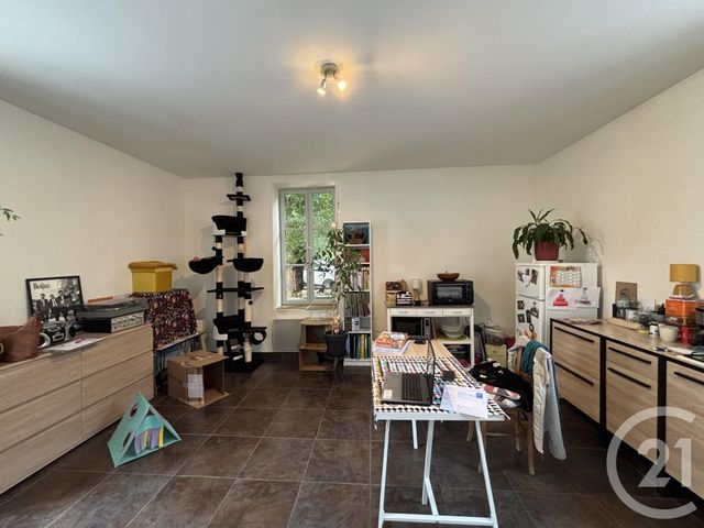 Appartement F2 &agrave; louer - 2 pi&egrave;ces - 42,35 m2 - Moulins - 03 - AUVERGNE
