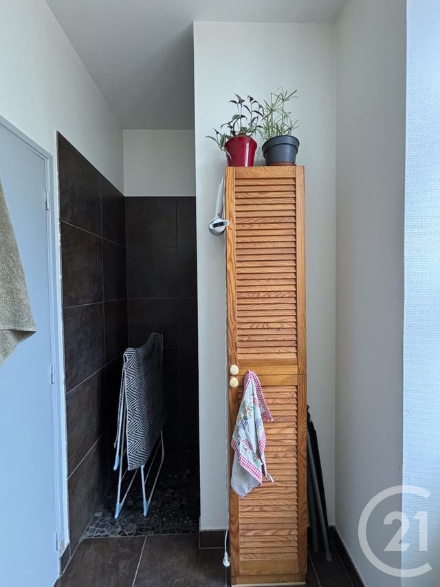Appartement F2 &agrave; louer - 2 pi&egrave;ces - 42,35 m2 - Moulins - 03 - AUVERGNE