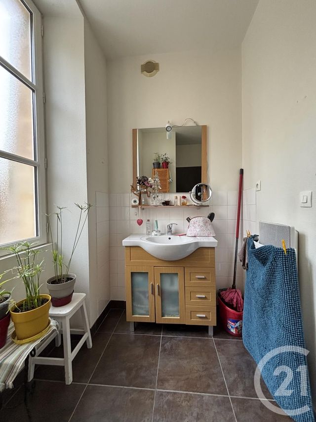 Appartement F2 &agrave; louer - 2 pi&egrave;ces - 42,35 m2 - Moulins - 03 - AUVERGNE