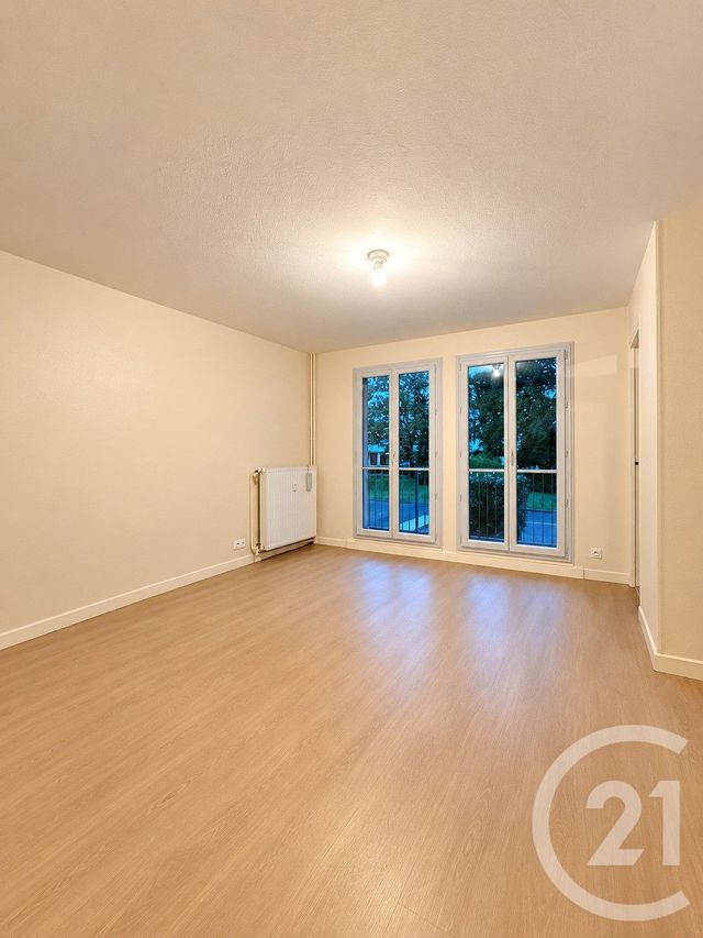 Appartement F3 &agrave; louer - 3 pi&egrave;ces - 66,35 m2 - Moulins - 03 - AUVERGNE