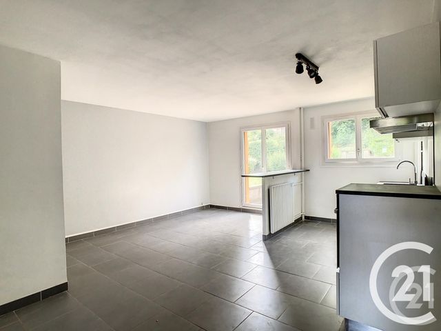 Appartement F3 à vendre - 3 pièces - 67 m2 - Thiais - 94 - ILE-DE-FRANCE