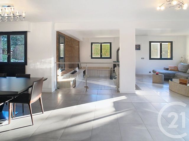 Maison à vendre - 9 pièces - 243,31 m2 - Thiais - 94 - ILE-DE-FRANCE