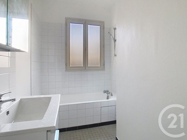 Appartement F2 à louer - 2 pièces - 47,23 m2 - Villejuif - 94 - ILE-DE-FRANCE