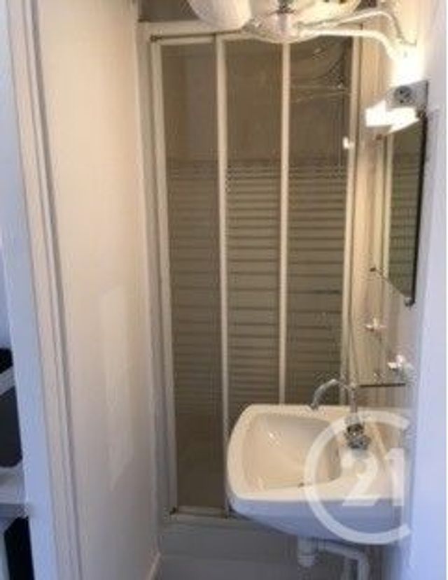 Appartement F1 &agrave; louer - 1 pi&egrave;ce - 9,62 m2 - Paris - 75015 - ILE-DE-FRANCE