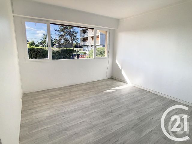 Appartement F3 &agrave; louer - 3 pi&egrave;ces - 65,52 m2 - Thiais - 94 - ILE-DE-FRANCE