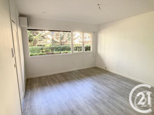 Appartement F3 &agrave; louer - 3 pi&egrave;ces - 65,52 m2 - Thiais - 94 - ILE-DE-FRANCE