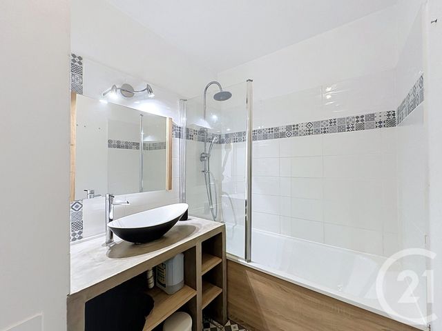 Appartement F3 &agrave; louer - 2 pi&egrave;ces - 65,75 m2 - Choisy Le Roi - 94 - ILE-DE-FRANCE