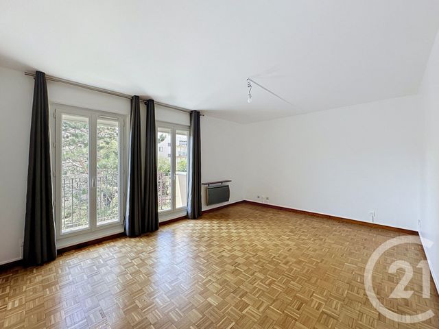 Appartement F3 &agrave; louer - 3 pi&egrave;ces - 61,79 m2 - Thiais - 94 - ILE-DE-FRANCE