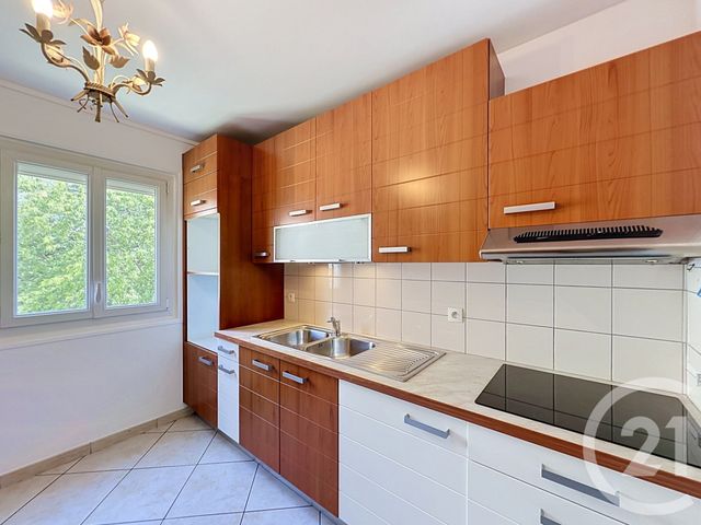 Appartement F3 &agrave; louer - 3 pi&egrave;ces - 61,79 m2 - Thiais - 94 - ILE-DE-FRANCE