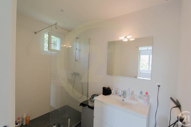 Maison &agrave; louer - 9 pi&egrave;ces - 188,40 m2 - Limonest - 69 - RHONE-ALPES