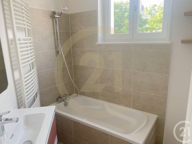 Appartement F5 &agrave; louer - 5 pi&egrave;ces - 91,91 m2 - St Didier Au Mont D Or - 69 - RHONE-ALPES