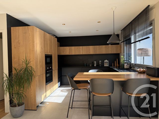 Maison &agrave; louer - 7 pi&egrave;ces - 177,62 m2 - St Didier Au Mont D Or - 69 - RHONE-ALPES
