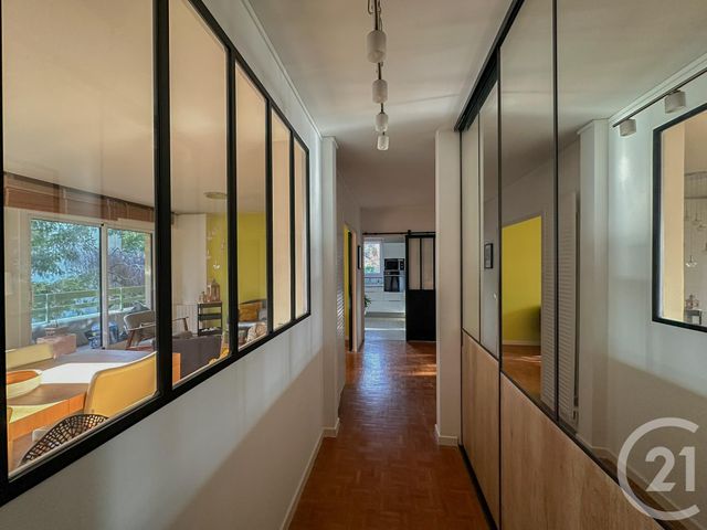 Appartement F3 &agrave; louer - 3 pi&egrave;ces - 97,55 m2 - Champagne Au Mont D Or - 69 - RHONE-ALPES