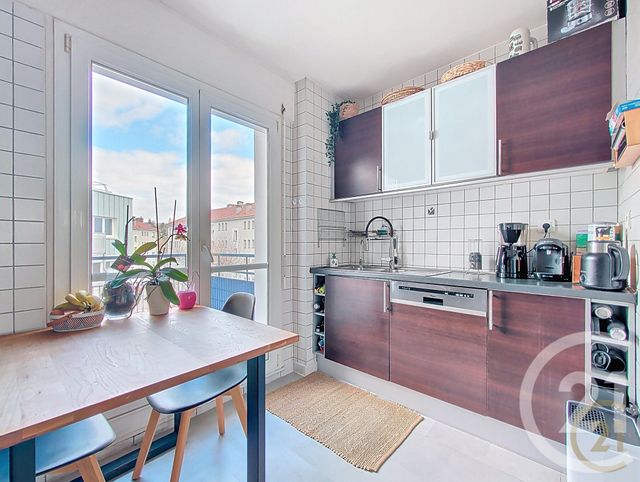 Appartement F5 &agrave; vendre - 5 pi&egrave;ces - 93,25 m2 - Montbeliard - 25 - FRANCHE-COMTE