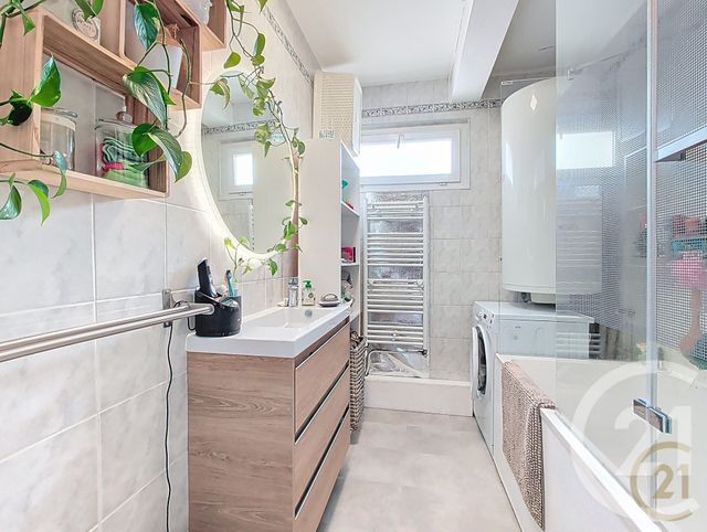 Appartement F5 &agrave; vendre - 5 pi&egrave;ces - 93,25 m2 - Montbeliard - 25 - FRANCHE-COMTE