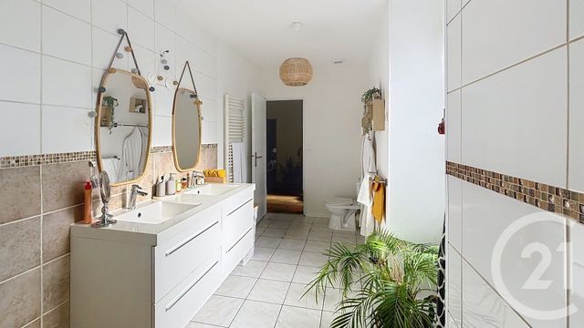 Appartement F5 &agrave; vendre - 4 pi&egrave;ces - 126 m2 - Valentigney - 25 - FRANCHE-COMTE