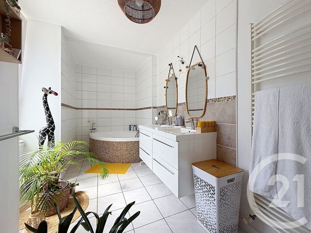 Appartement F5 &agrave; vendre - 4 pi&egrave;ces - 126 m2 - Valentigney - 25 - FRANCHE-COMTE