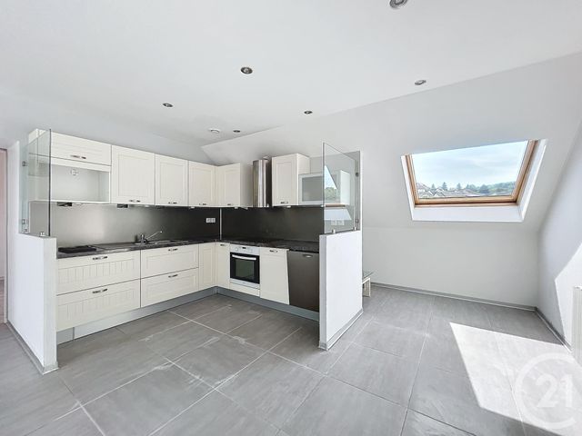 Appartement F4 &agrave; louer - 3 pi&egrave;ces - 80 m2 - Beaucourt - 90 - FRANCHE-COMTE