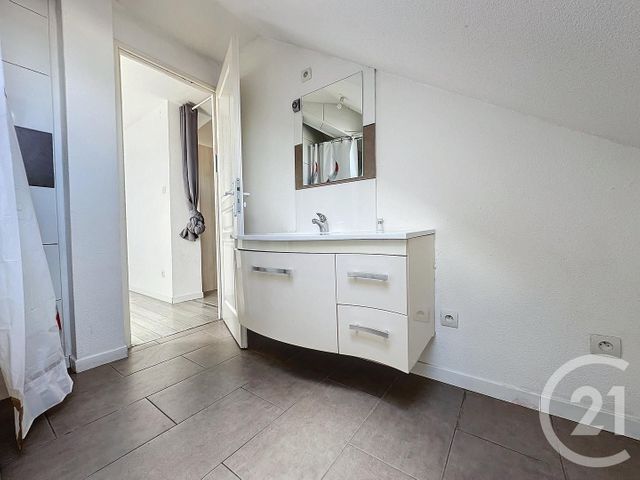Appartement F2 &agrave; louer - 2 pi&egrave;ces - 35 m2 - Montbeliard - 25 - FRANCHE-COMTE