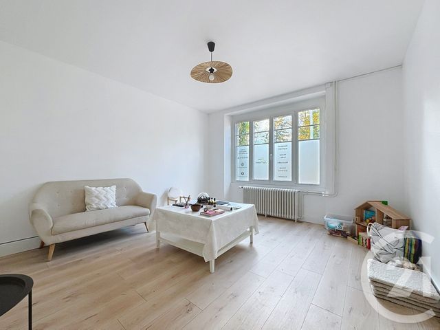 Appartement Local à louer - 3 pièces - 75 m2 - Seloncourt - 25 - FRANCHE-COMTE