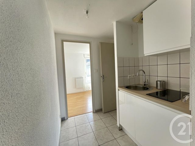 Appartement F2 &agrave; louer - 2 pi&egrave;ces - 40 m2 - Mandeure - 25 - FRANCHE-COMTE