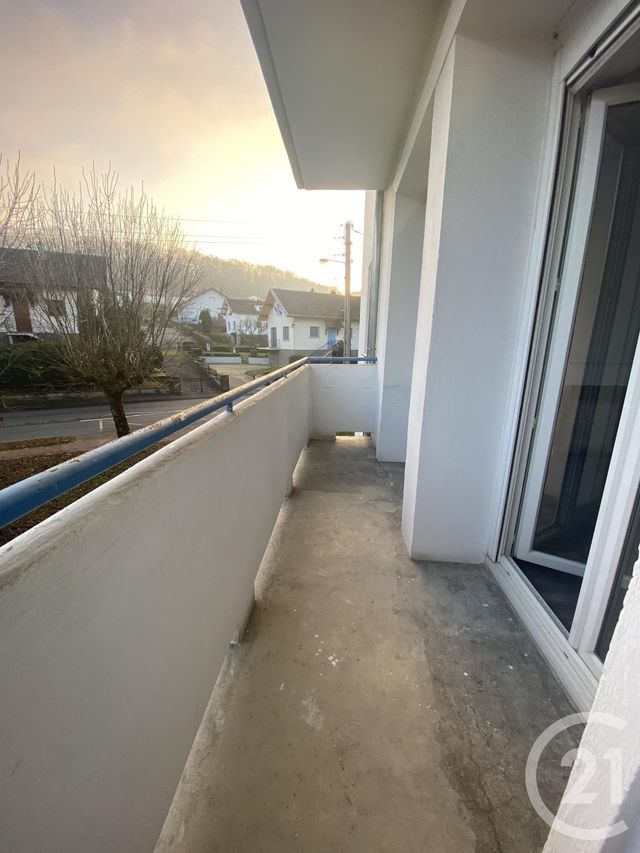 Appartement F4 &agrave; louer - 4 pi&egrave;ces - 77 m2 - Grand Charmont - 25 - FRANCHE-COMTE