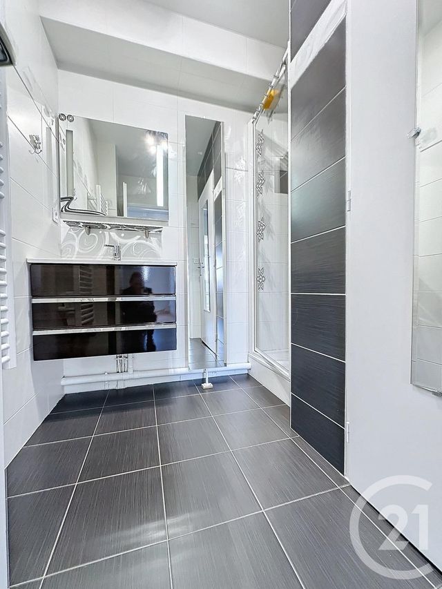 Appartement F4 &agrave; louer - 4 pi&egrave;ces - 82 m2 - Audincourt - 25 - FRANCHE-COMTE