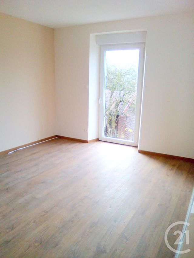 Maison &agrave; louer - 3 pi&egrave;ces - 60 m2 - Fesches Le Chatel - 25 - FRANCHE-COMTE