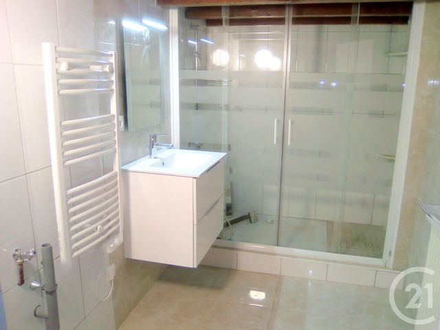 Maison &agrave; louer - 3 pi&egrave;ces - 60 m2 - Fesches Le Chatel - 25 - FRANCHE-COMTE