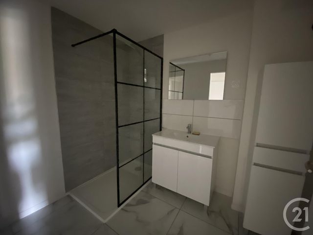 Appartement F3 &agrave; louer - 3 pi&egrave;ces - 60 m2 - Montbeliard - 25 - FRANCHE-COMTE