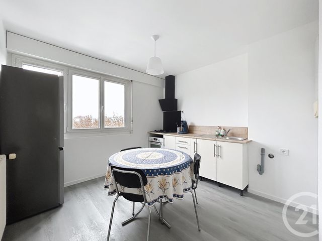 Appartement F4 &agrave; louer - 4 pi&egrave;ces - 78,16 m2 - Montbeliard - 25 - FRANCHE-COMTE