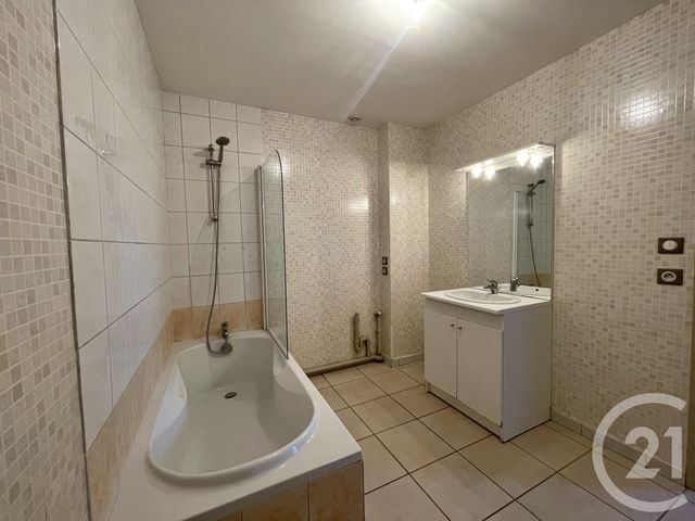 Appartement F4 &agrave; louer - 4 pi&egrave;ces - 80 m2 - Beutal - 25 - FRANCHE-COMTE