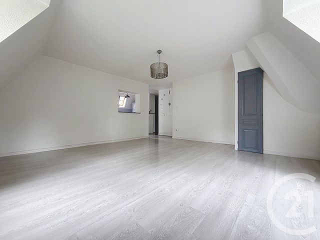 Appartement F3 &agrave; louer - 3 pi&egrave;ces - 80 m2 - Seloncourt - 25 - FRANCHE-COMTE