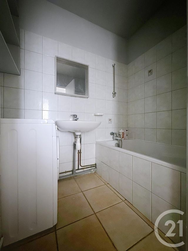 Appartement F3 &agrave; louer - 3 pi&egrave;ces - 58 m2 - Sochaux - 25 - FRANCHE-COMTE