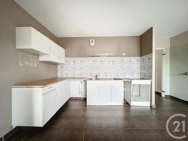 Appartement F4 &agrave; louer - 4 pi&egrave;ces - 75 m2 - Montbeliard - 25 - FRANCHE-COMTE