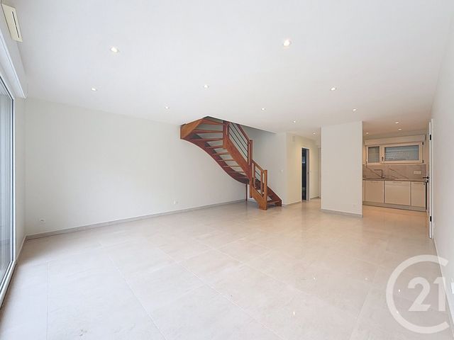 Maison &agrave; louer - 3 pi&egrave;ces - 80,93 m2 - Grand Charmont - 25 - FRANCHE-COMTE