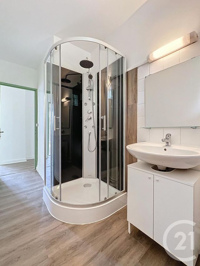 Appartement F3 &agrave; louer - 3 pi&egrave;ces - 55 m2 - Montbeliard - 25 - FRANCHE-COMTE