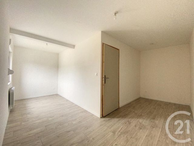 Appartement F3 &agrave; louer - 3 pi&egrave;ces - 75 m2 - Champey - 70 - FRANCHE-COMTE