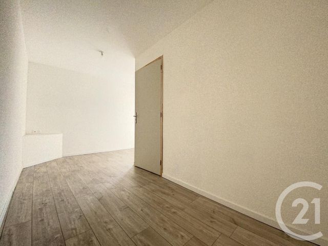 Appartement F3 &agrave; louer - 3 pi&egrave;ces - 75 m2 - Champey - 70 - FRANCHE-COMTE