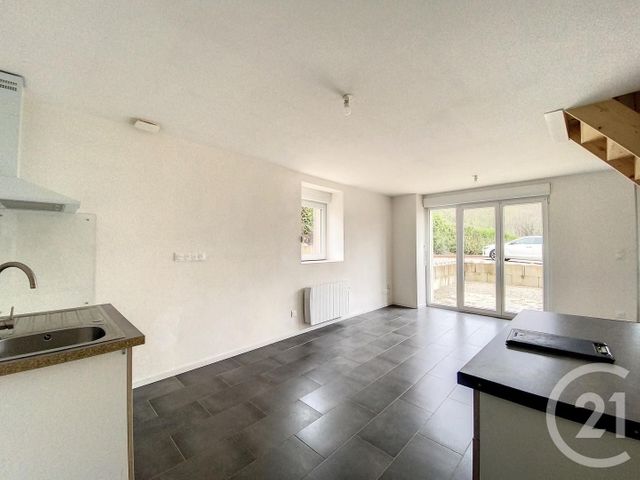 Appartement F3 &agrave; louer - 3 pi&egrave;ces - 75 m2 - Champey - 70 - FRANCHE-COMTE
