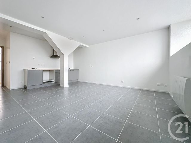 Appartement F3 &agrave; louer - 3 pi&egrave;ces - 58 m2 - Belfort - 90 - FRANCHE-COMTE