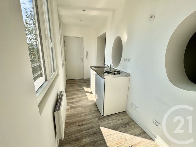 Appartement Studio &agrave; louer - 1 pi&egrave;ce - 26,70 m2 - Ste Suzanne - 25 - FRANCHE-COMTE