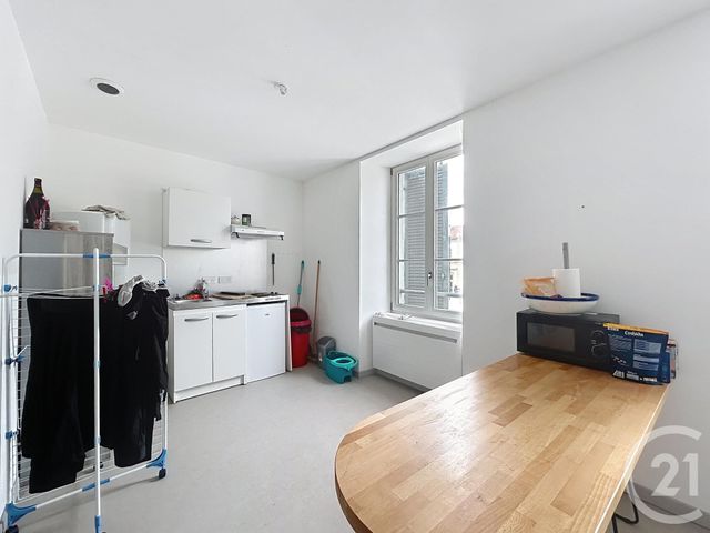 Appartement F2 &agrave; louer - 2 pi&egrave;ces - 48 m2 - Montbeliard - 25 - FRANCHE-COMTE