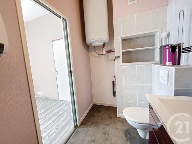 Appartement T2 &agrave; louer - 2 pi&egrave;ces - 30 m2 - Montbeliard - 25 - FRANCHE-COMTE