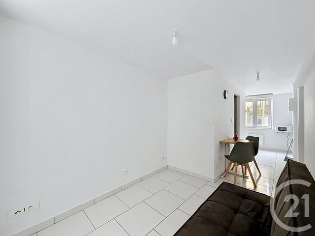 Appartement Studio &agrave; louer - 1 pi&egrave;ce - 17 m2 - Montbeliard - 25 - FRANCHE-COMTE